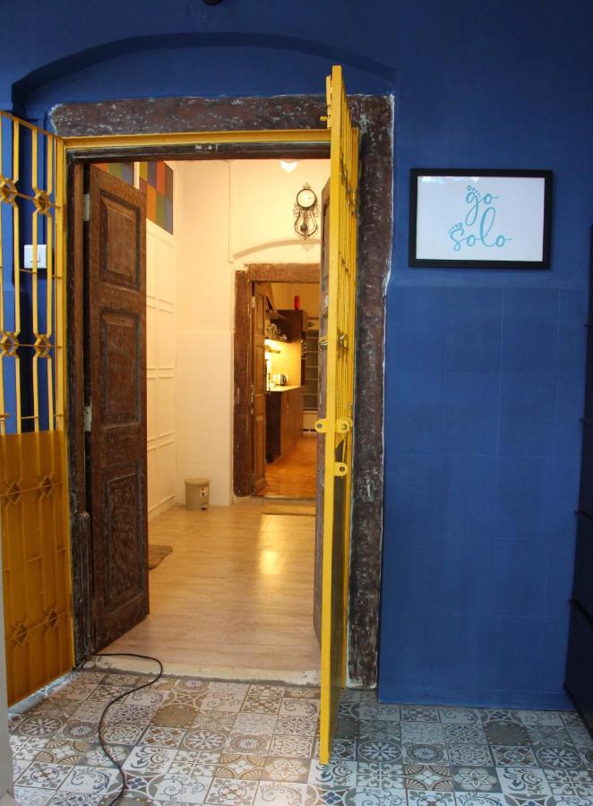 Gosolo Stays Bandra Hostel Mumbai Eksteriør bilde
