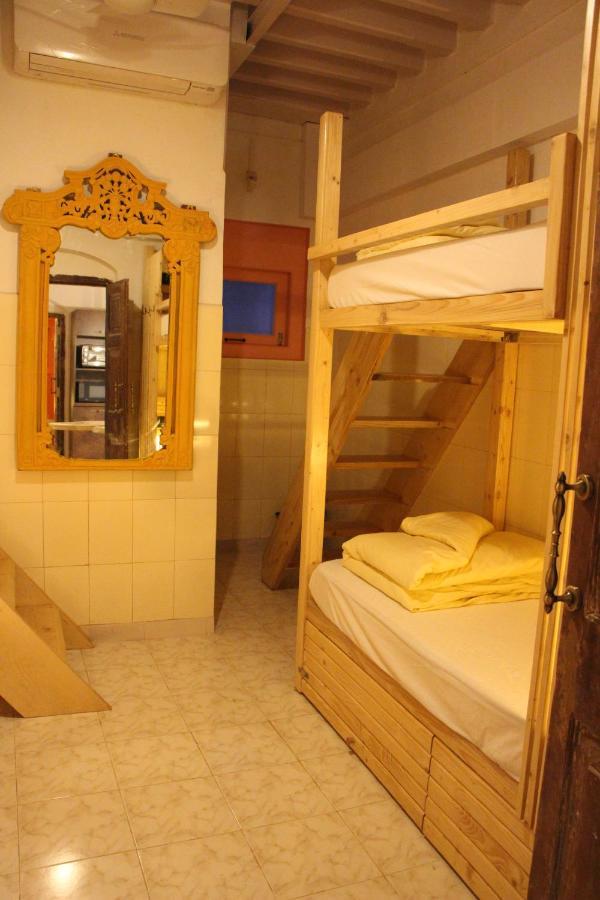 Gosolo Stays Bandra Hostel Mumbai Eksteriør bilde