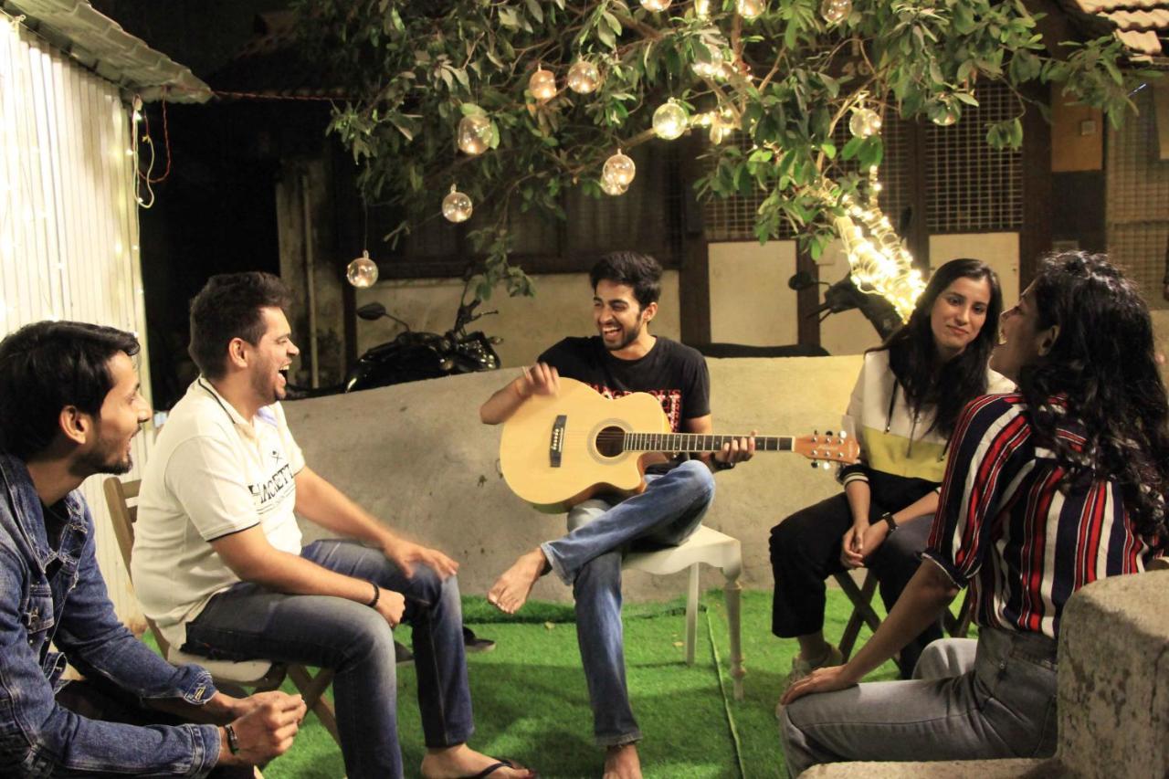 Gosolo Stays Bandra Hostel Mumbai Eksteriør bilde