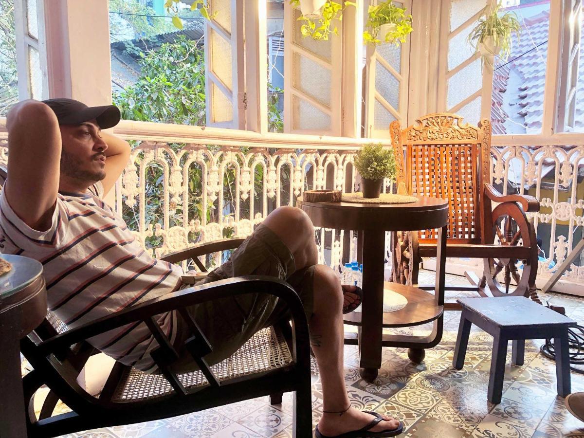 Gosolo Stays Bandra Hostel Mumbai Eksteriør bilde