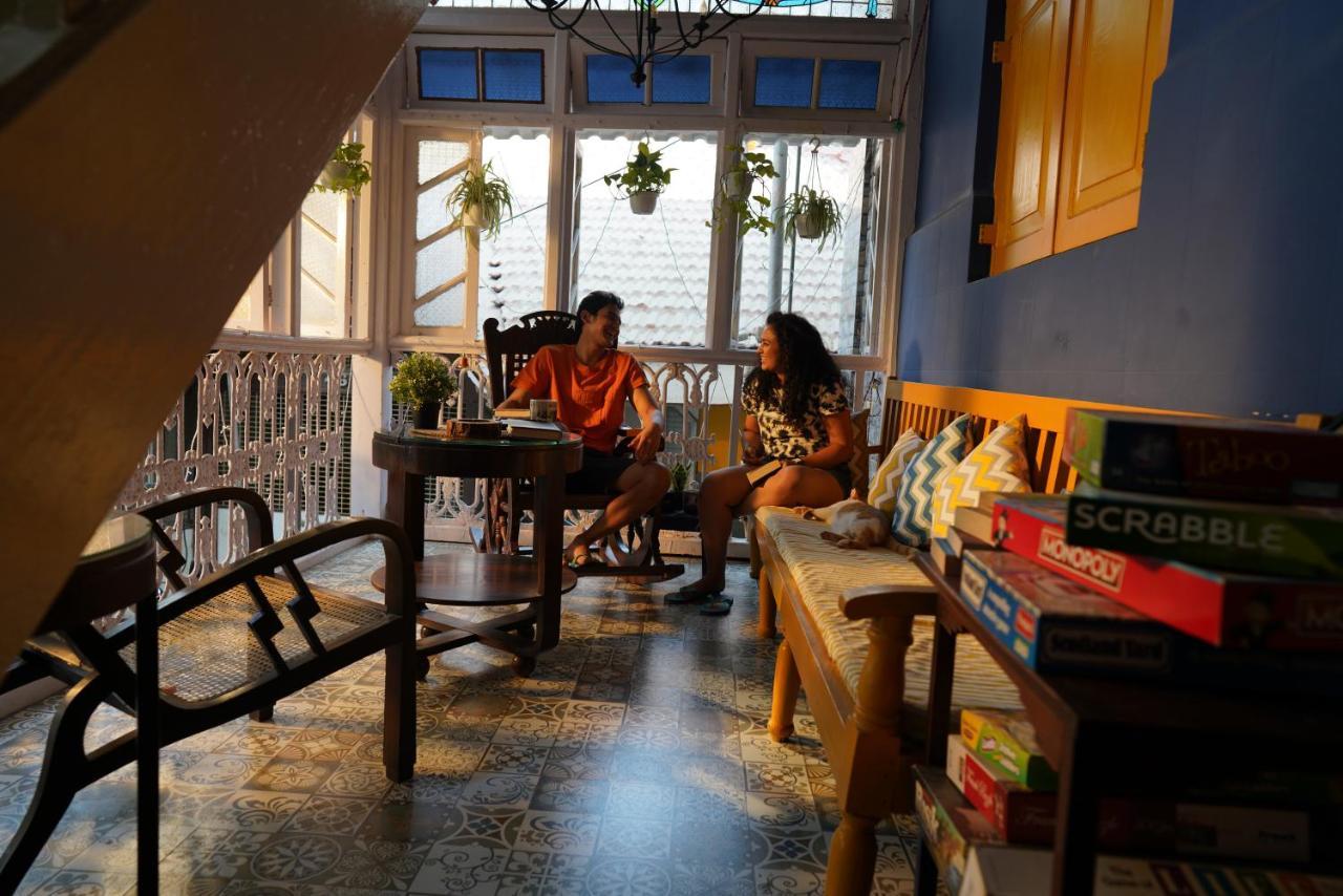 Gosolo Stays Bandra Hostel Mumbai Eksteriør bilde