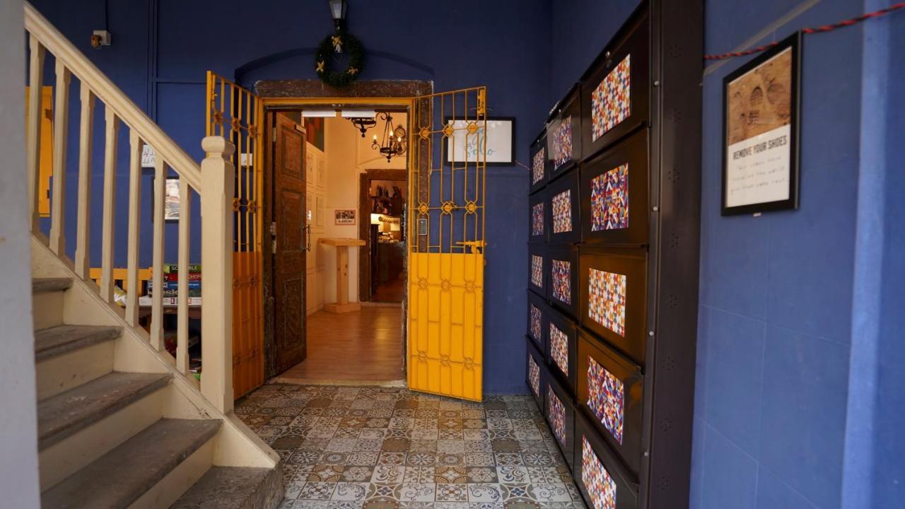 Gosolo Stays Bandra Hostel Mumbai Eksteriør bilde