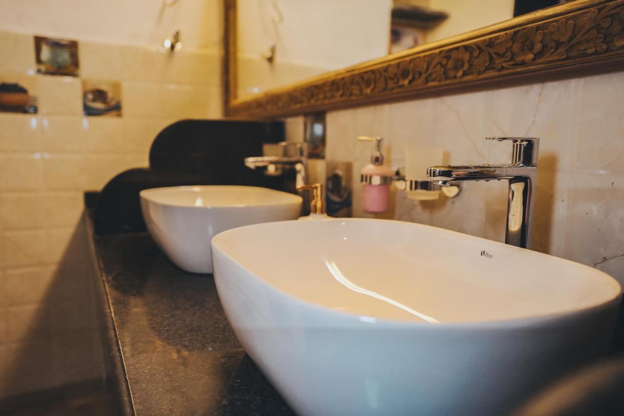 Gosolo Stays Bandra Hostel Mumbai Eksteriør bilde