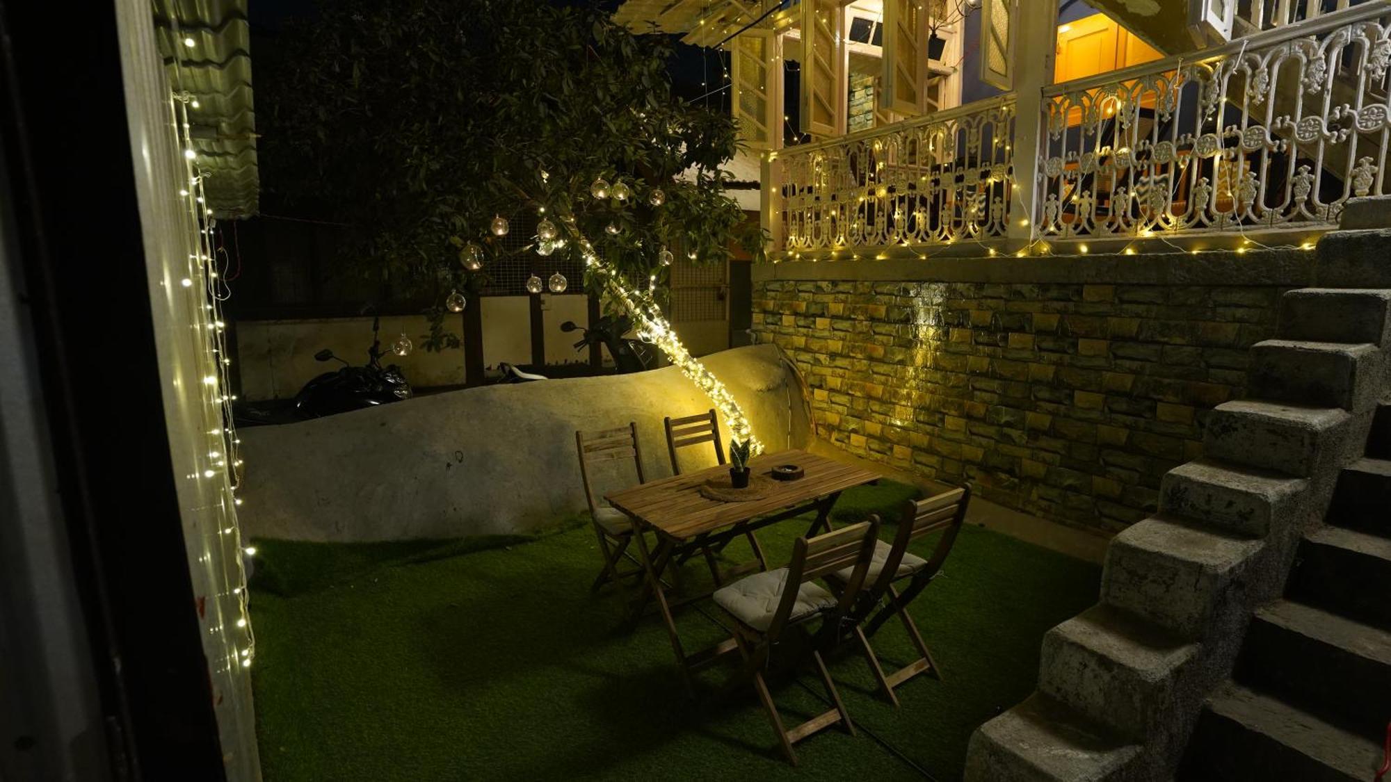 Gosolo Stays Bandra Hostel Mumbai Eksteriør bilde